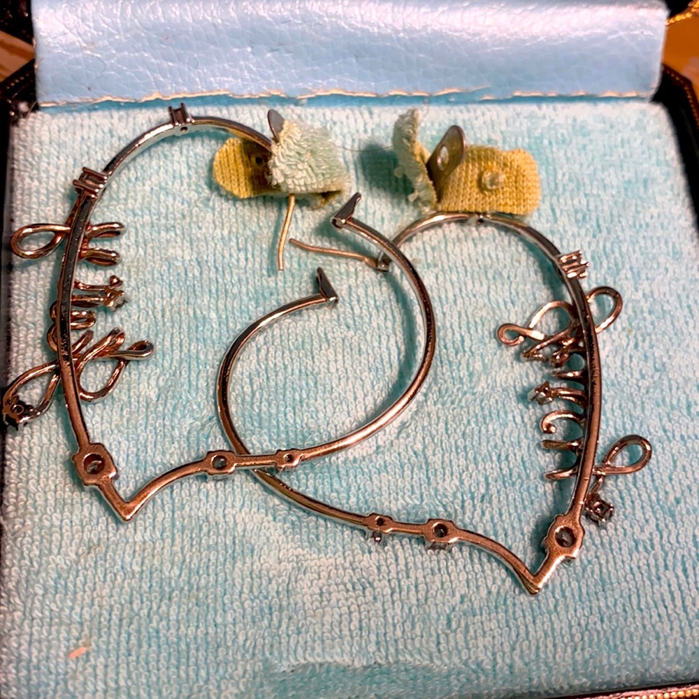 Y2K Juicy Couture Silver Heart hoop earrings - Picture 3 of 9